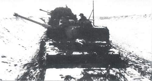 Foto 1. Panzerzug nr77 w okolicy Stargardu Szczecińskiego - luty 1945r.