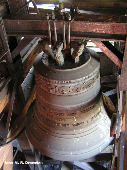 Dzwony na wieży w kościele NMP.